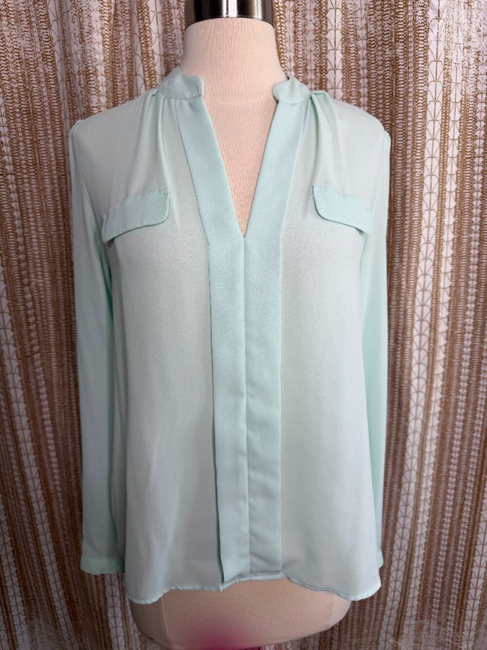 Candie’s Mint Green Sheer Chiffon Blouse Size M Long Sleeve V Neck Career Top